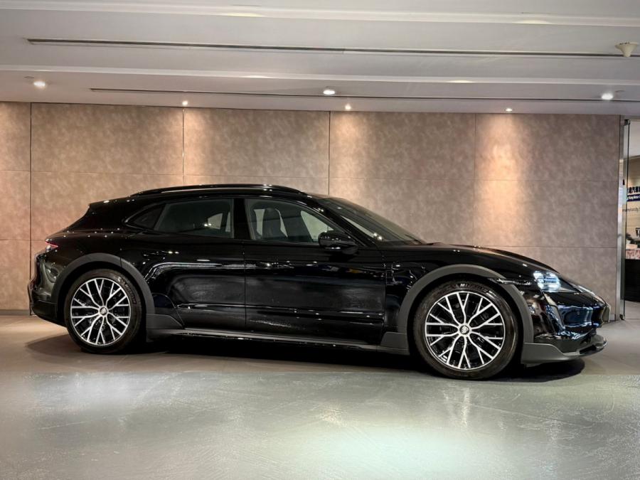 TAYCAN 4 CROSS TURISMO - Image 11